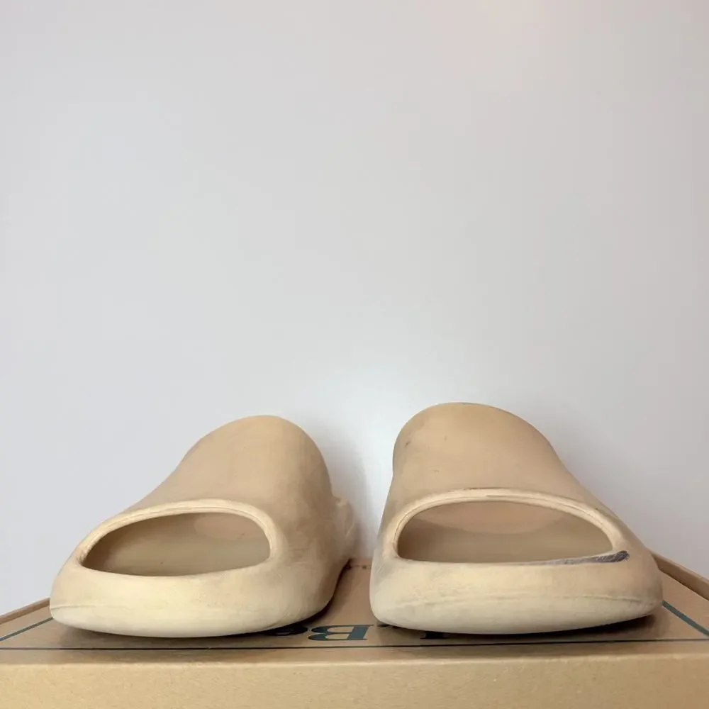 Adidas Yeezy Slide Pure Ochre Mens Size 9.5 Sandal Slip On Bone Beige Tan Foam